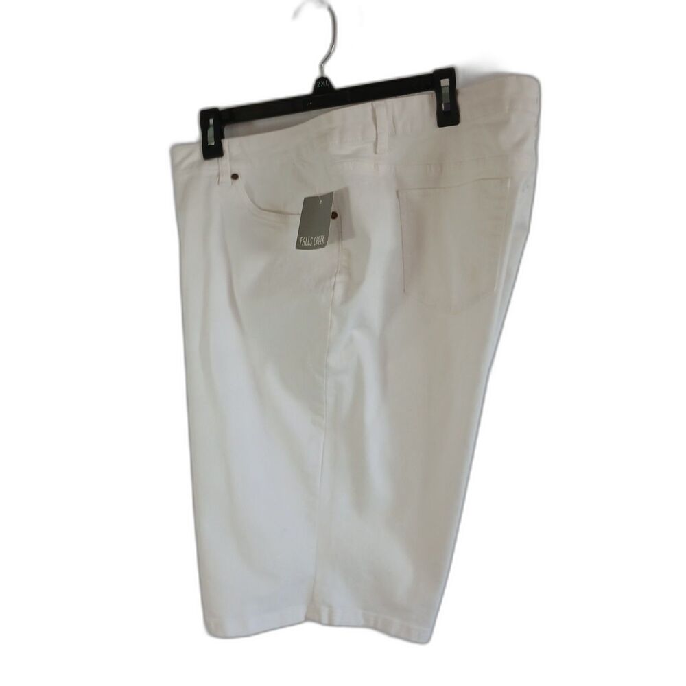 Falls Creek Women's White Bermuda Shorts Plus Size 24W Casual Travel Beach Work‎